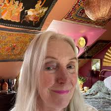 Last night at Newcastle City Hall with Robert Plant and his fabulous band  Saving Grace. Its a full circle thing for me...the first track I played