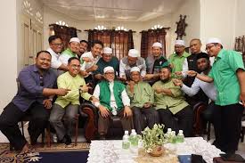 Berikut dikongsikan keputusan pru selangor 2018 yang akan dikemaskini setelah keputusan rasmi diumumkan. Abdul Hadi Awang On Twitter Bersama Calon Anak Muda Pru 14 Pas Selangor Semalam Siru Ala Barakatillah