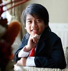 Bn atau pakatan harapan?', petang tadi, mencuri tumpuan hadirin. 10 Foto Paling Terkini Genius Matematik Adi Putra Yang Mengejutkan Iluminasi