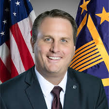 Adam Perryman's Instagram, Twitter & Facebook