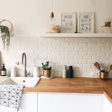 Epingle Par Sandrine Tupin Sur Agencement Cuisine Avec Images Cuisine Blanche Et Bois Cuisine Moderne Idee Deco Cuisine