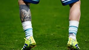 El último tatuaje de messi. Tn Deportivo On Twitter Las Fotos En Primer Plano Del Tatuaje De Messi En Su Pierna Izquierda Un Zoom A Las Manos De Bebe Y El Nombre Thiago Https T Co Yqfgvzcbys Https T Co Sj62g4eudz