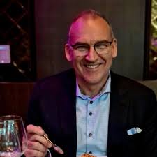 Terug van mijn zomervakantie, was ik gisteren meteen 'back in business'.  Afgelopen donderdagavond zijn we gestart met groot onderhoud aan de A2  (https://lnkd.in/eY89GCtY). En dat gaf grote hinder…