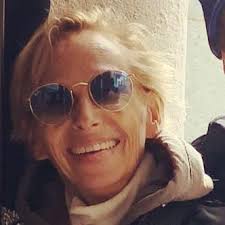 So sad to hear of the recent death of Mary Lee Melnick (Corfman). She was a  kind and caring member of Ecolint LGB staff over many years.