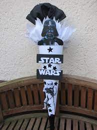 Um eine schultüte im star wars stil für ihren kleinen ritter zu basteln, kaufen sie sich im bastelgeschäft ein großes tonpapier in der farbe schwarz. Star Wars Schultute Neu 100 Cm Darth Vader Stormtrooper Zuckertute Junge Schultuten Jungs Schultute Schultute Basteln