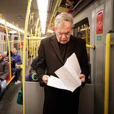 Alexander van der bellen, bundespräsident: Promi Fahrgast Van Der Bellen Nahm Am Montag Die U Bahn Kurier At