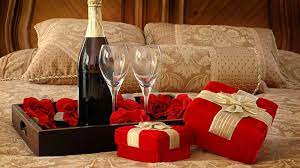 Finding the perfect gift for your dad, brother, grandfather, husband, or boyfriend can be tough. Top 10 Romantic Gift Ideas For Him Ferns N Petals