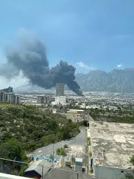 Jun 13, 2021 · el alcalde de santa catarina, héctor castillo, recorrió la zona donde la noche del sábado se registró un fuerte incendio que consumió al menos 5 viviendas y terminó con el patrimonio de más. B5wqda64q7mt4m