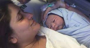 And just like his mother, kareena kapoor khan, the baby has got a huge stock of expressions hidden behind his pretty face. Throwback Kareena Kapoor Khan Saif Ali Khan S First Photo With Taimur After His Birth Is An Endearing Sight Pinkvilla