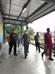 Yb datuk wee ka siong is the minister in the prime minister's department and he is also the member of parliament for ayer hitam (p.148), johor since 2004. Facebook
