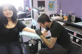 How long do white ink tattoos last before they need to be ? White Ink Tattoos Pros Cons 8 Years Later Slashed Beauty