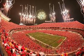Loudest Stadium In The Nfl Arrowhead Kansas City Chiefs Stadium Kansas City Chiefs Football Kansas City