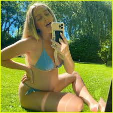 Perrie edwards just announced on monday (may 10) that she is pregnant with her first baby with her soccer star beau. Perrie Edwards Shares A Baby Bumpdate With Sunny New Selfies Bikin Perrie Edwards Pregnant Celebrities Just Jared Jr