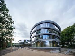 Triodos bank continues to explore new ways to increase diversity and inclusion, in collaboration with local refugee communities and network among others. Zerlegbare Holzkonstruktion Fuer Die Triodos Bank Von Rau Architects Floornature