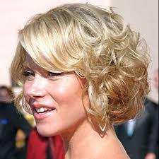 This type of hairstyle goes perfectly with the people who have wavy hairs. Pin En Stylish Mandate