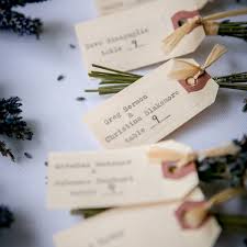 And even if you think place cards are unnecessary for small gatherings, you can use these ideas to just write a simple merry christmas note and put a smile on your guests' faces. 10 Budget Friendly Diy Place Cards