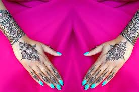 35 motif henna tangan pengantin yang simple, cantik, putih dan elegan. 5 Desain Henna Tangan Simple Yang Buat Mu Bersinar