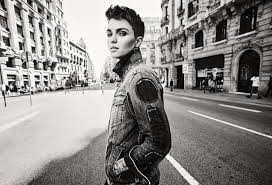 From 2016 to 2018, she dated the veronicas pop star jess origliasso. Ruby Rose Fordert Uns Mit Ihrer Neuen Kampagne Fur G Star Auf Unser Schicksal Selbst In Die Hand Zu Nehmen Vogue Germany