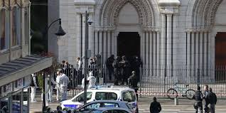 Une fonctionnaire de police tuée, l'assaillant a crié «allah akbar». Attaque Au Couteau A Nice Au Moins Trois Morts Et Plusieurs Blesses L Auteur Interpelle