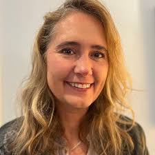 Suzanne Canada's Instagram, Twitter & Facebook