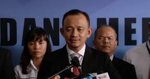 Malay mail mentioned that their sources revealed that dr maszlee is currently in a meeting with his staff and will announce his departure in a press conference later this. Dr Maszlee Is Reportedly Resigning As Education Minister