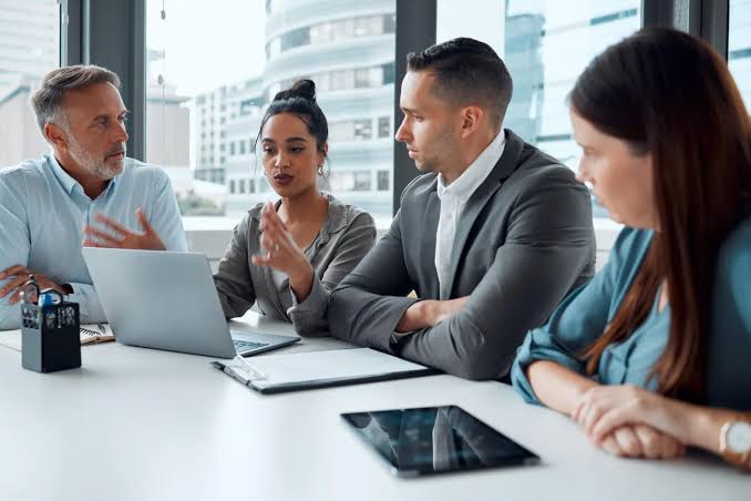 Advogado criminal analisando estratégias de anúncios no Google Ads