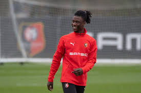 Eduardo camavinga, 18, from france stade rennais fc, since 2018 central midfield market value: Rennes Legt Preis Fur Camavinga Fest Zahlt Der Fc Bayern 50 Mio Euro Fur Das Top Talent Aktuelle Fc Bayern News Transfergeruchte Hintergrundberichte Uvm