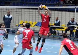 نادي الزمالك لكرة الطائرة هو أحد الأركان المهمة في نادي الزمالك ويعتبر من أوائل الفرق التي انشئت في الدوري المصري، حيث فاز ببطولة الحمهورية وكان الزمالك أول فريق مصري يفوز بهذة البطولة حيث كان يحتكرها فرق الجاليان الاجنبية. Ù…ÙˆØ¹Ø¯ ÙˆØ§Ù„Ù‚Ù†Ø§Ø© Ø§Ù„Ù†Ø§Ù‚Ù„Ø© Ù„Ù…Ø¨Ø§Ø±Ø§Ø© Ø§Ù„Ø£Ù‡Ù„ÙŠ ÙˆØ§Ù„Ø²Ù…Ø§Ù„Ùƒ Ø§Ù„ÙŠÙˆÙ… ÙÙŠ Ø¯ÙˆØ±ÙŠ Ø§Ù„ÙƒØ±Ø© Ø§Ù„Ø·Ø§Ø¦Ø±Ø© Ø¨Ø·ÙˆÙ„Ø§Øª