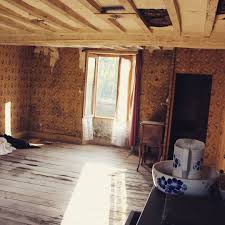 17 Mentions J Aime 0 Commentaires Lamaison Biscornue Lamaison Biscornue Sur Instagram Maison Debut Du Chantier Les Pieces Sont Encore Pleine In 2020 Structures