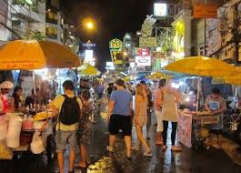 Namun, kalau kita mengucapkan kata bangkok pada para agan, tentunya kota ini tidak lepas dari frase hiburan malam. Pasar Malam Di Bangkok Surga Banget Buat Wisatawan