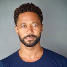 Dee Hobson (@DidiBaby22)