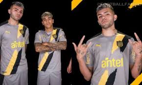 To those that don't know, curcc was the former name of peñarol, back in the 1800's and early 1900's. Penarol 2021 Puma Home Kit Football Fashion