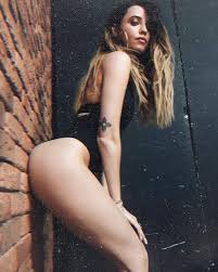 Надя дорофеева является участницей популярного музыкального тандема «время и стекло» вместе с алексеем завгородним. Nadezhda Dorofeeva V Obolstitelnoj Poze Pokazala Strojnuyu Figuru Foto Showbiz