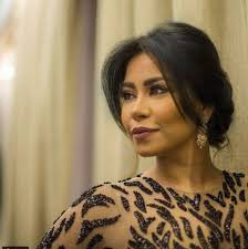 تسريحات الفنانة شيرين عبد الوهاب لمحبات الشعر القصير Fashion Saree Sari