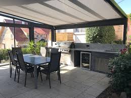 Moderne Stein Outdoor Kuche Auf Terrasse Terassenideen Terassenentwurf Outdoor Kuche