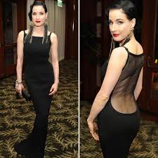 Ohne unterwäsche gehe ich selbst nie aus dem haus. Omg Look Dita Von Teese Ohne Unterwasche