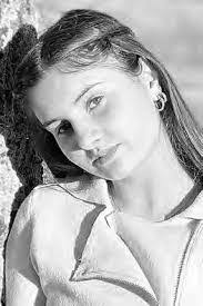 Elza Clark's Instagram, Twitter & Facebook