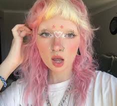 Um yes, can I please have the pink dick head hairdo?? 🤦🏼‍♀️🤷🏼‍♀️🙄😂🍆