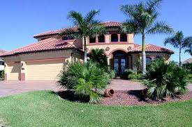 4u2 enjoy villa captivates with its breathtaking view over a 4 intersection wide canal. Ferienvillen