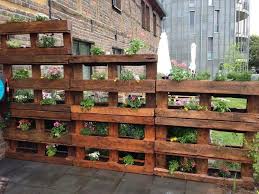 Best Ever Backyard Front Yard Fence Ideas And Inspirations In 2020 Pallet Projects Garden Vertical Pallet Garden Wood Pallet Planters