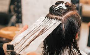 Stylists prefer it for its 9 shades lightening feature which can easily turn your coal black hair to dark blonde. What Is The Best Bleach For Dark Hair Salons Direct