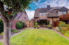 Gemutliche Doppelhaushalfte Mit Liebevoll Angelegtem Sudgarten In Ruhiger Spielstrasse In Huckingen In 2020 Style At Home Doppelhaushalfte Immobilien