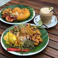 Untuk rute internasional, bandara ini menyediakan rute keberangkatan dan kepulangan dari dan. 22 Makanan Khas Padang Harga Dan Rekomendasi Resto