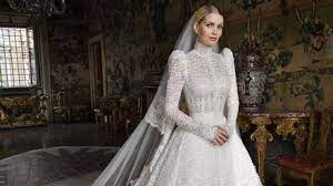 Princess diana's niece stunned in a gorgeous wedding dress, designed by dolce & gabbana, in a photo shared sunday by the italian designer. Ewrvesbj8tlbim