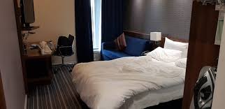 They have a computer you can use to access the net. Romslig Og Bra Rom Picture Of Holiday Inn Express Manchester City Centre Arena Tripadvisor