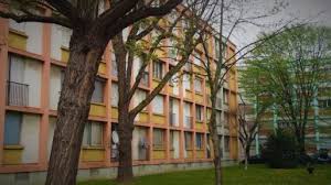 Dans Les Quartiers Buers Et Croix Luizet A Villeurbanne Derriere Cette Solidarite Se Cache Un Grand Ennui