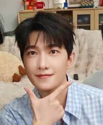 Wang Yibo, spokesperson for Regular Foods The holiday is over, and I'd like  to share @Wang Yibo travel outfit. #Wang Yibo @UNIQ-王一博  Cr:@YIBO-OFFICIAL/life-space益倍适