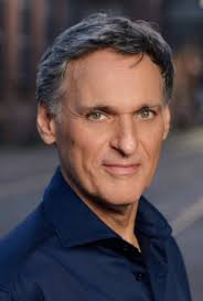 Laura Ruocco, Sänger