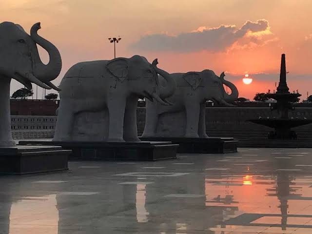 Ambedkar Memorial Park during twilight, AI generated