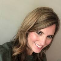 Kelly Goins's Instagram, Twitter & Facebook